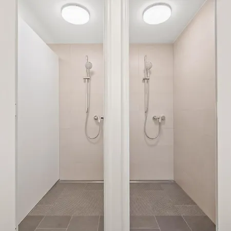 Lenger Schoul Nyaraló